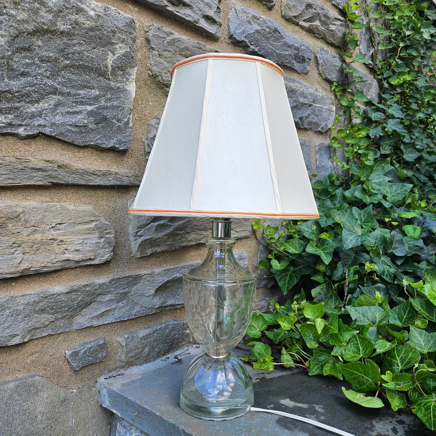 Vintage etched glass table shop lamp