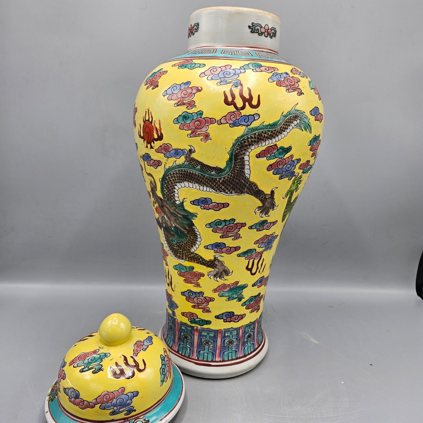 Chinese Porcelain Famille Jaune Lidded Temple Jar with Dragons