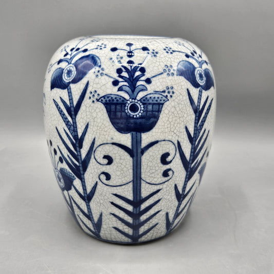 Vintage Chinoiserie Blue & White Urn