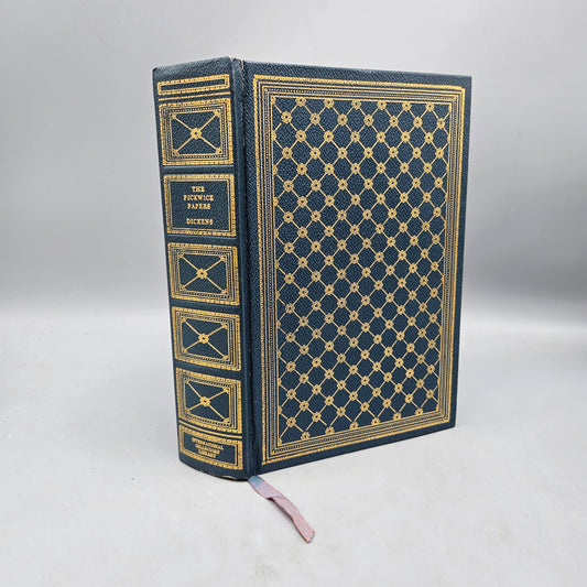 Book: International Collectors Library The Pickwick Papers