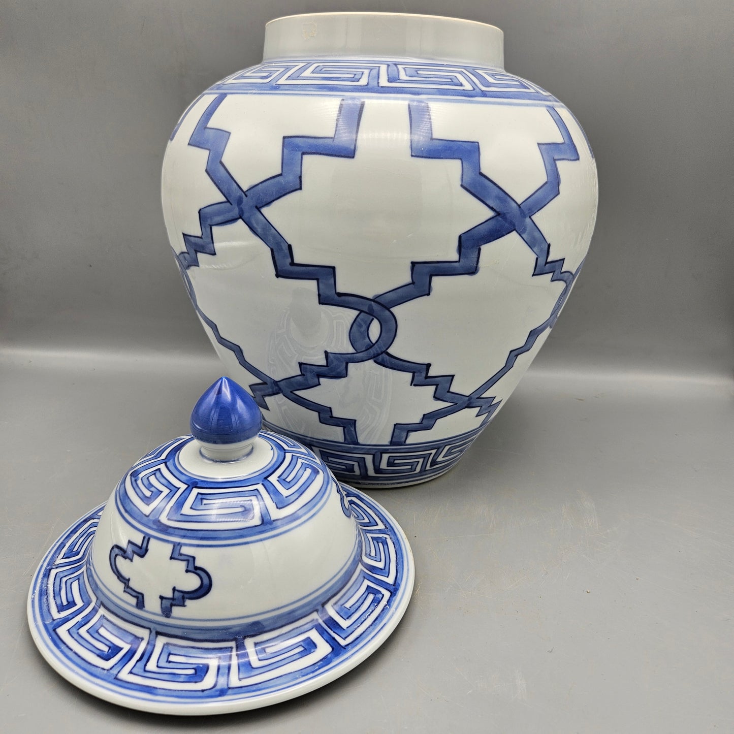 Chinese Porcelain Blue & White Temple Jar