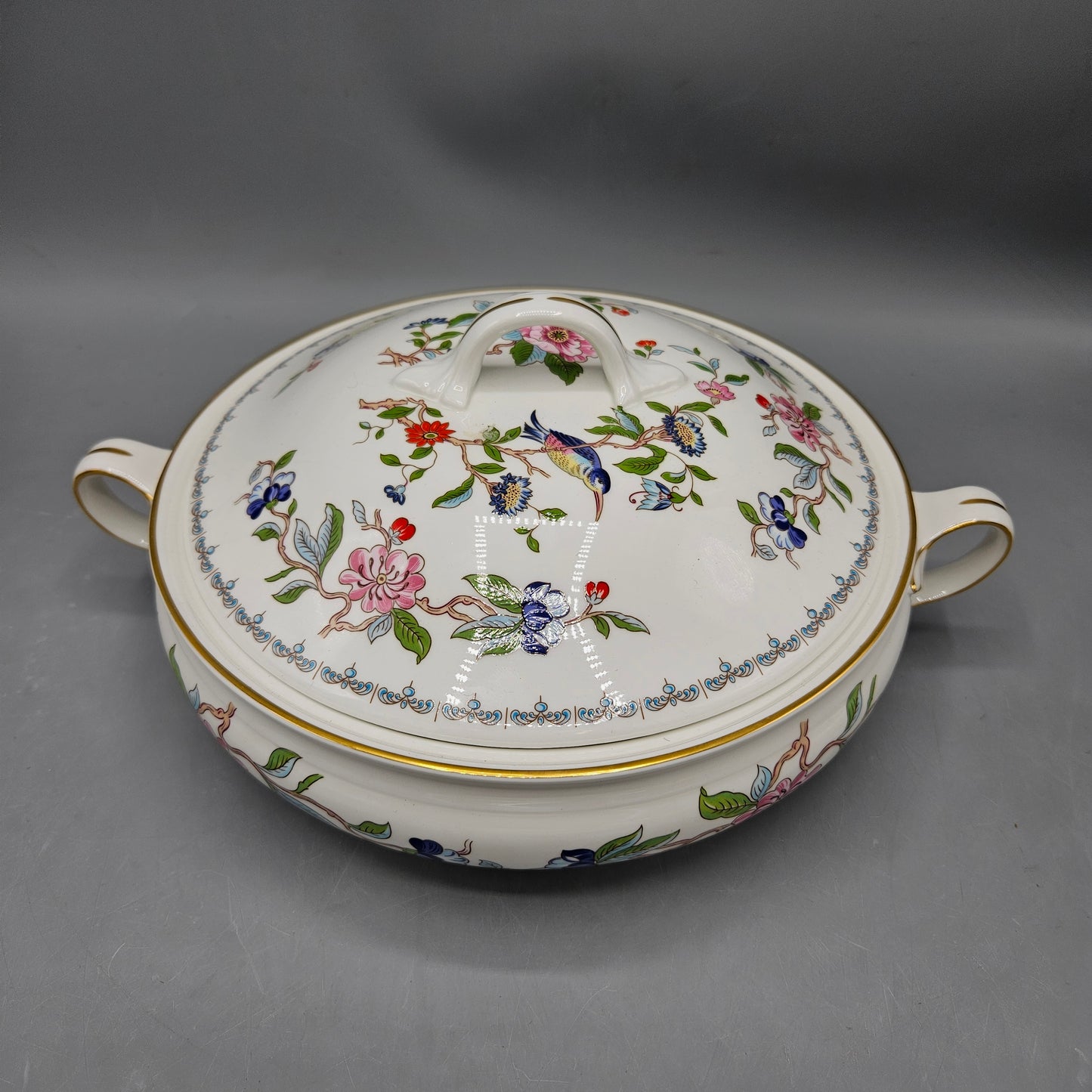 Aynsley Bone China Pembroke Covered Vegetable Bowl