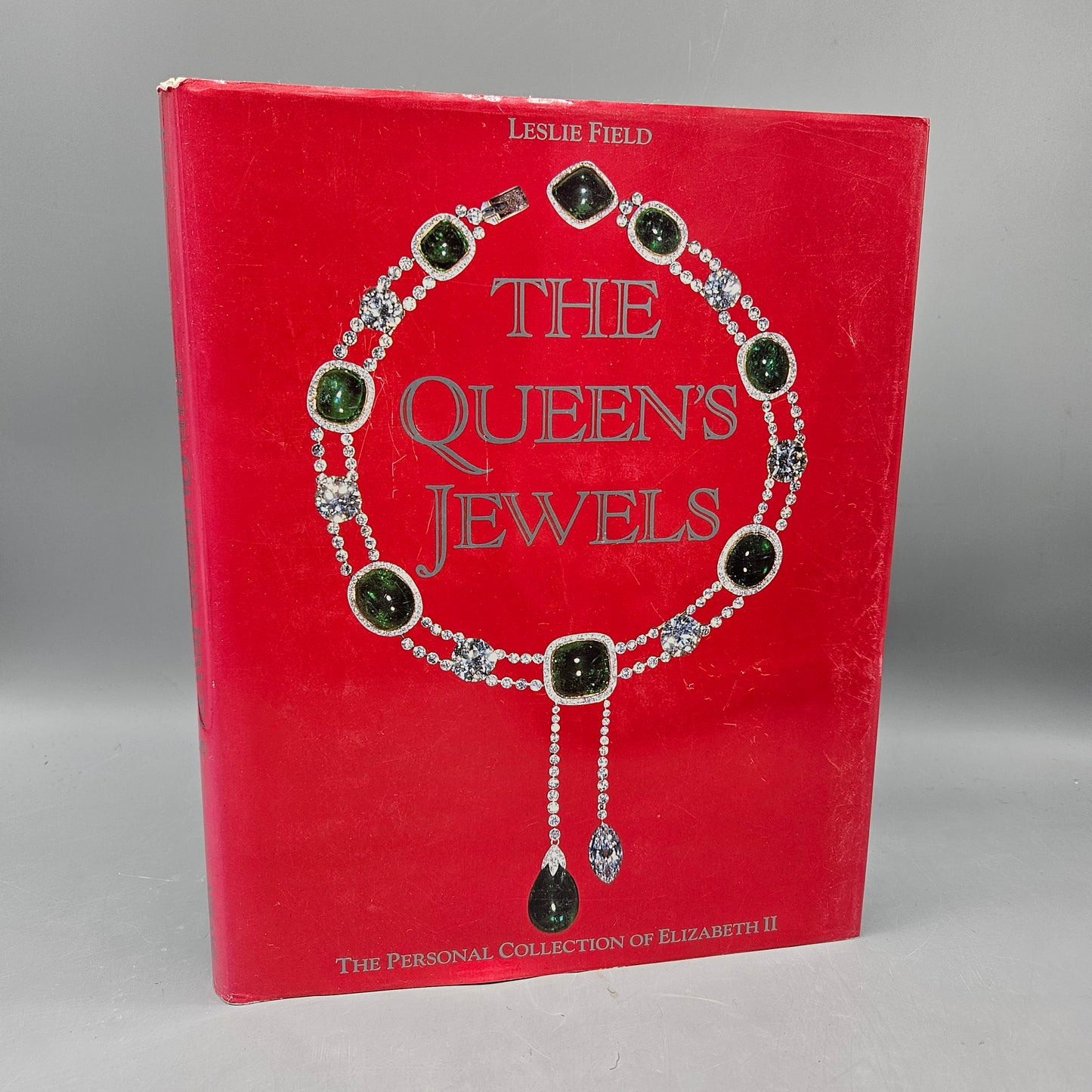 Book - Leslie Field "The Queens Jewels: The Personal Collection of Elizabeth II"