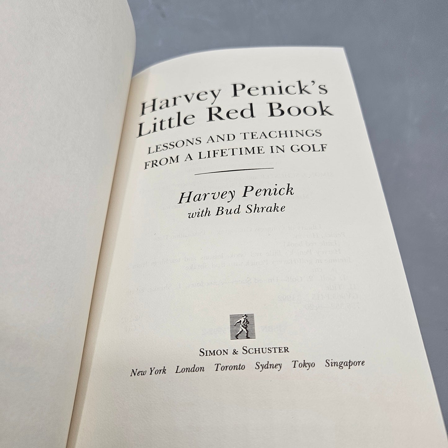 Book - Harvey Penick "Harvey Penick's Little Red Book: Lessons and Teachings from a Lifetime in Golf"