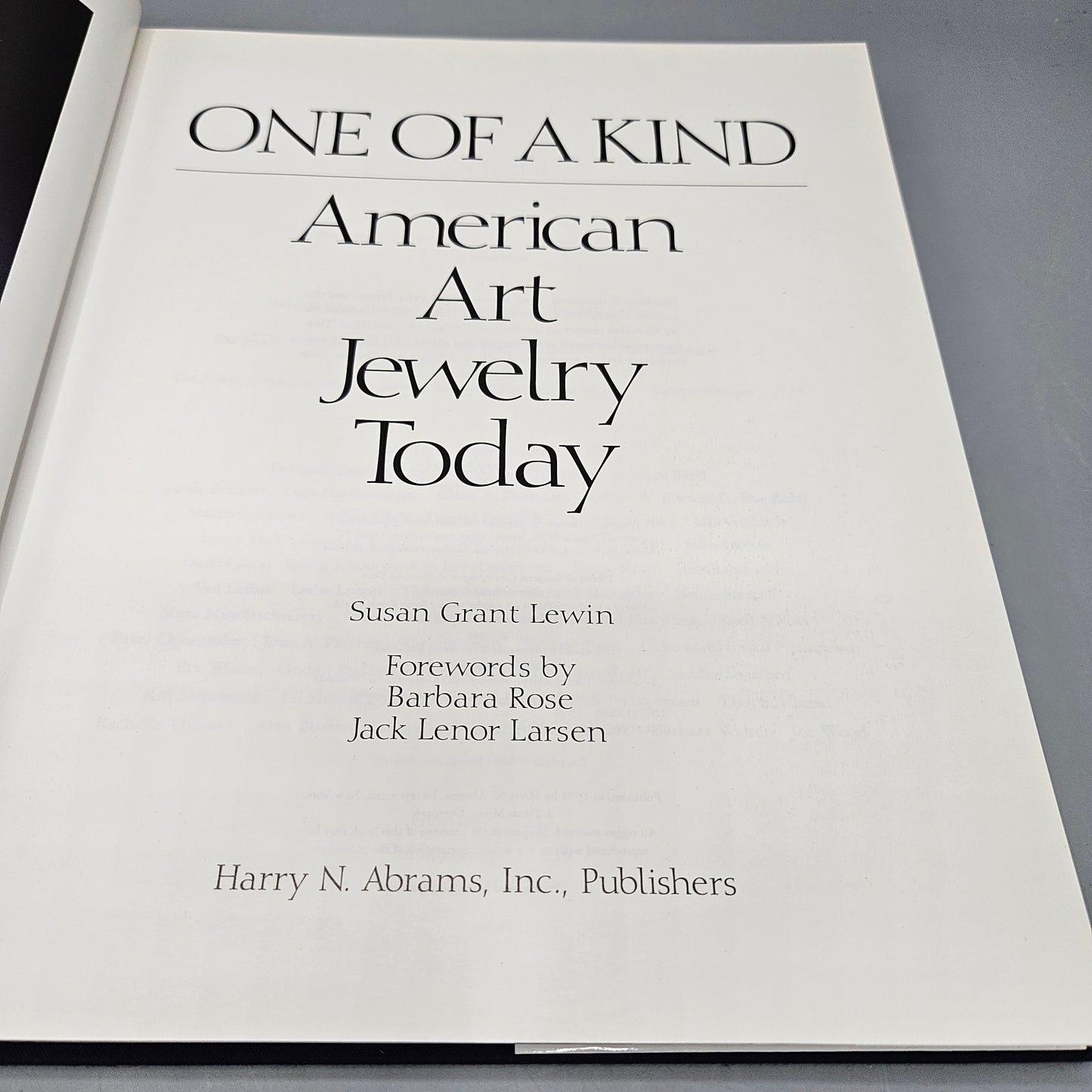 Book - Susan Grant Lewin "One of a Kind - American Art Jewelry Today"