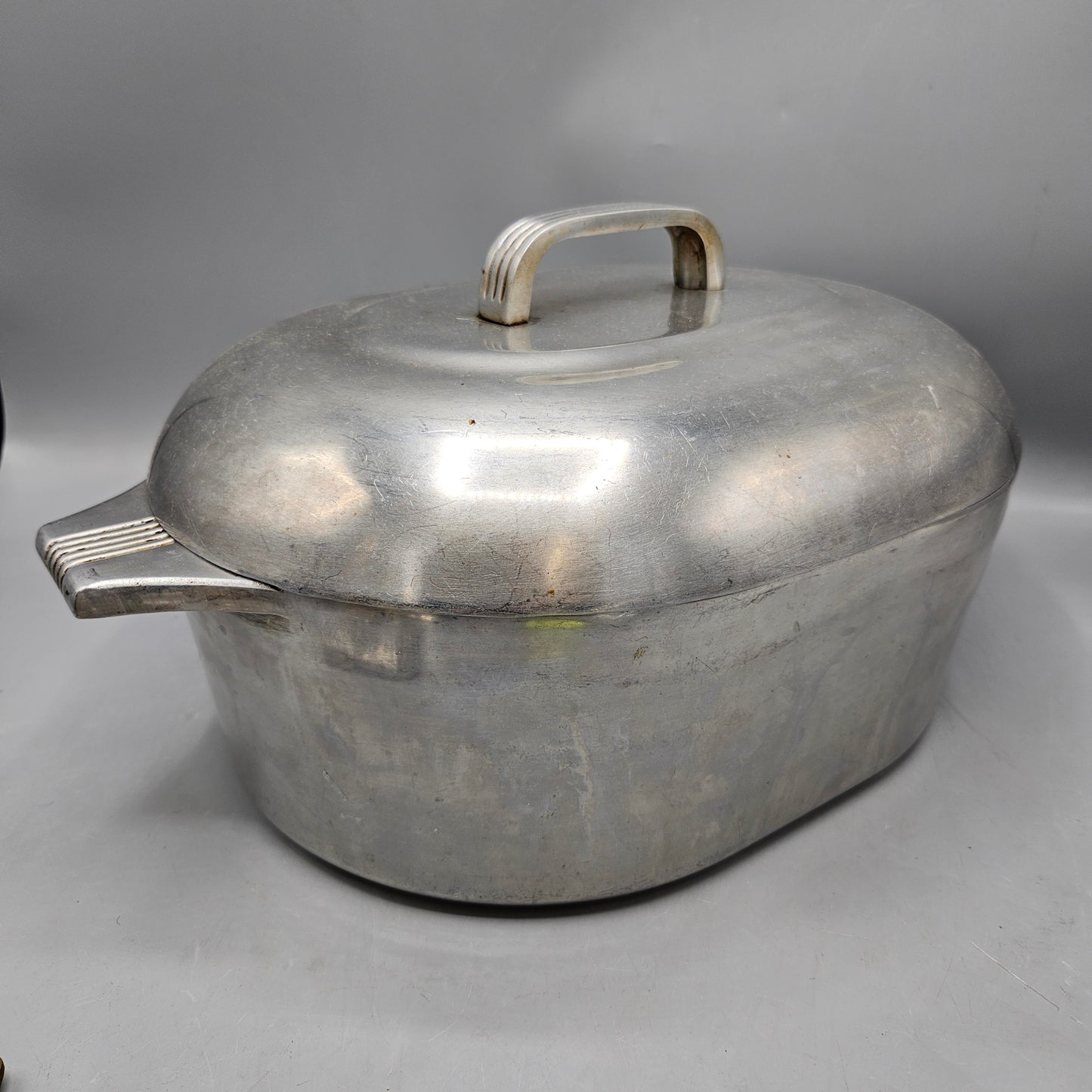 Vintage Art Deco Magnalite Aluminum 8 Qt Roaster