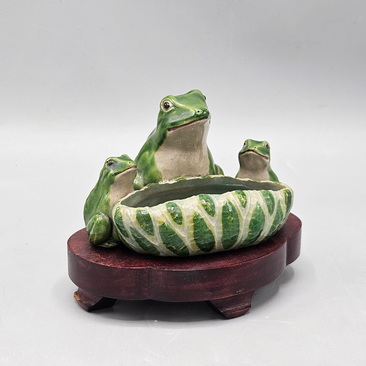 Chinese Porcelain Three Frogs with Bowl on Wooden Stand