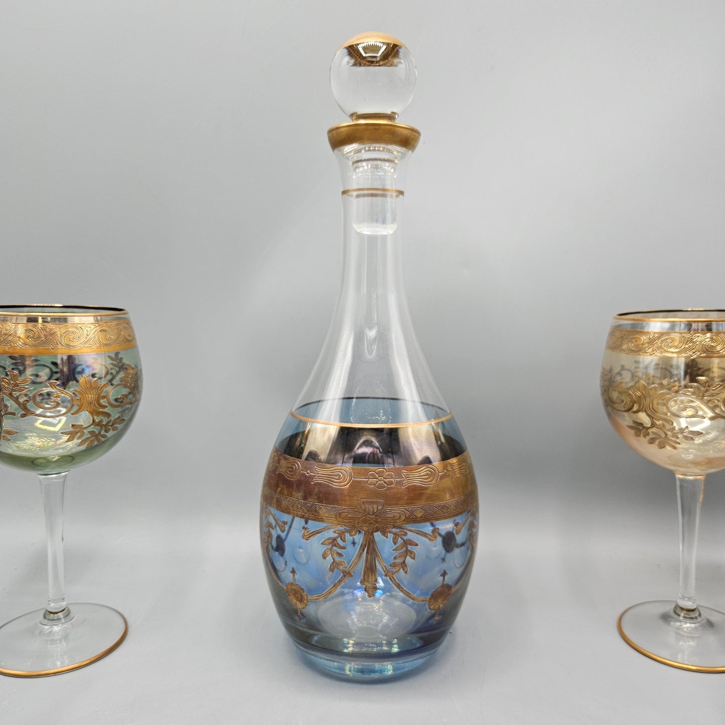 Set of Preziosi Italy Gold Encrusted Elegant Glass Decanter with 8 Glasses