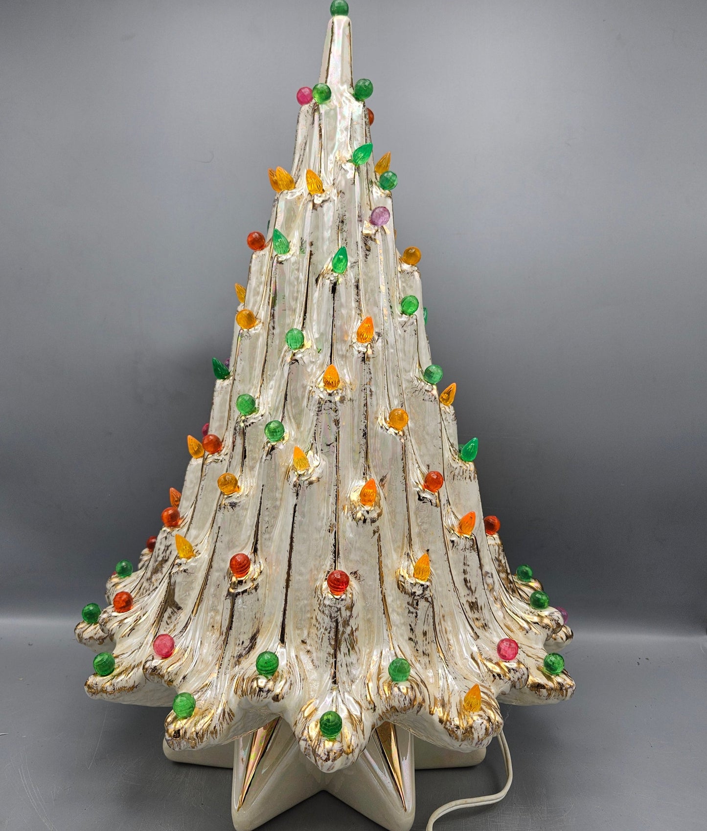 Vintage Atlantic Mold Volcano Lava Light Up Ceramic Christmas Tree