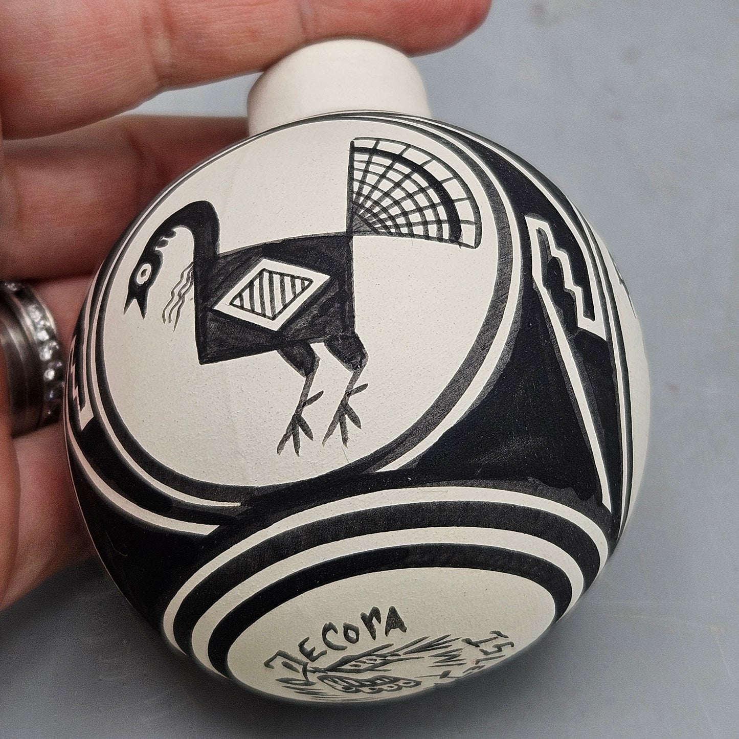 Kimo Decora Isleta Wit Native American Pottery Ball