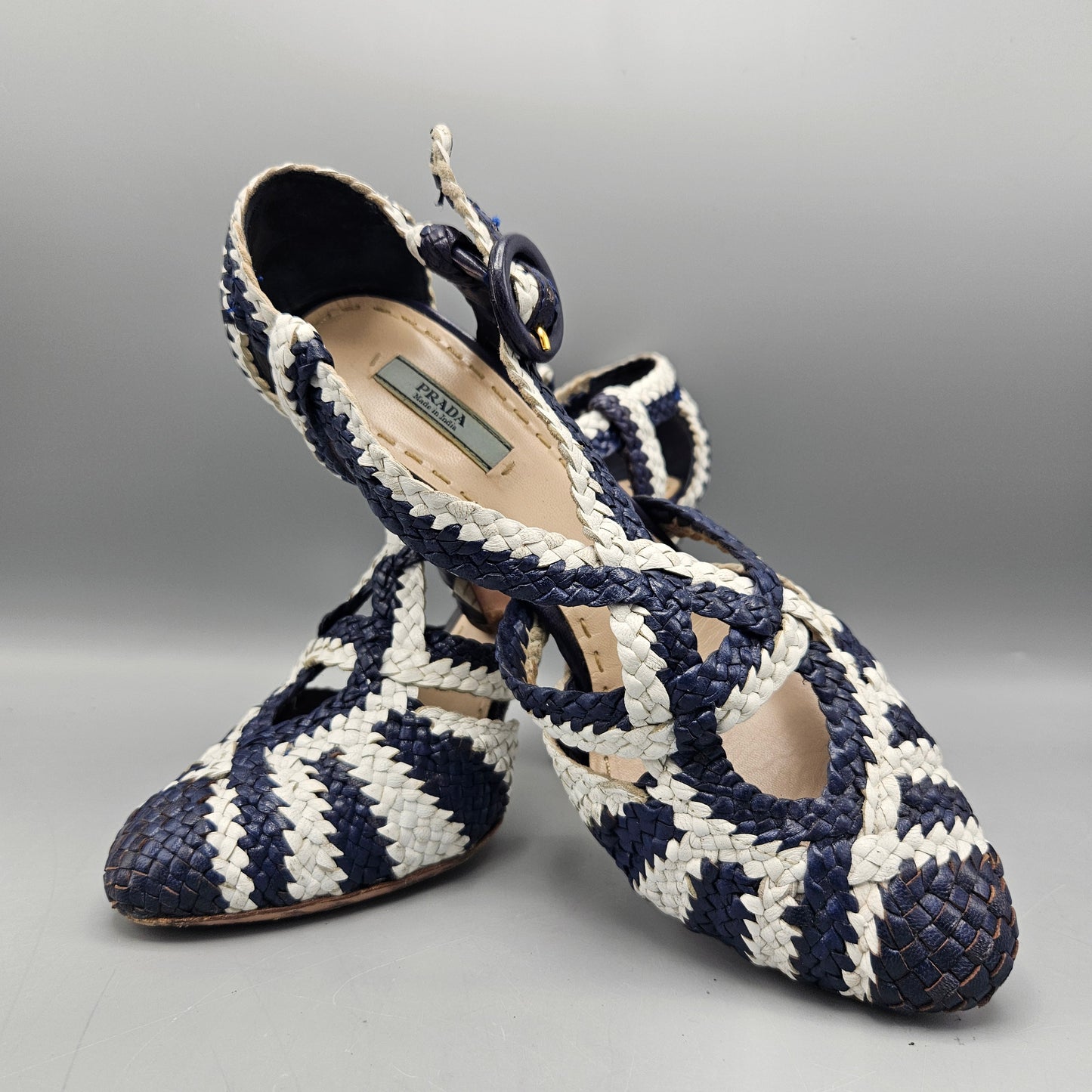 Prada White & Blue Spring 2011 Woven Pumps Size 38 1/2 (US 7 1/2)