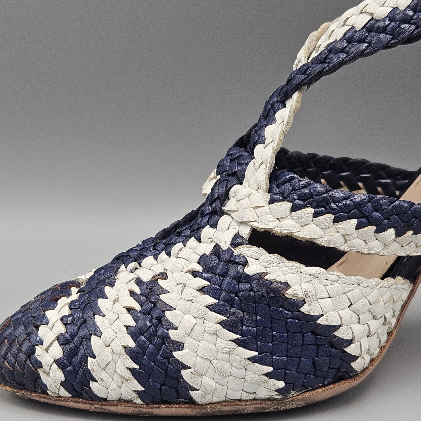 Prada White & Blue Spring 2011 Woven Pumps Size 38 1/2 (US 7 1/2)