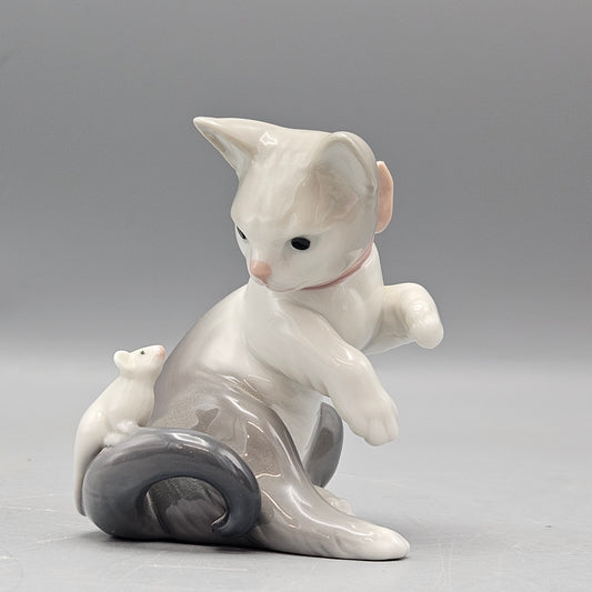 Lladro Porcelain Cat and Mouse Figurine #5236