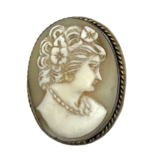 Vintage Carved Cameo Pin / Pendant