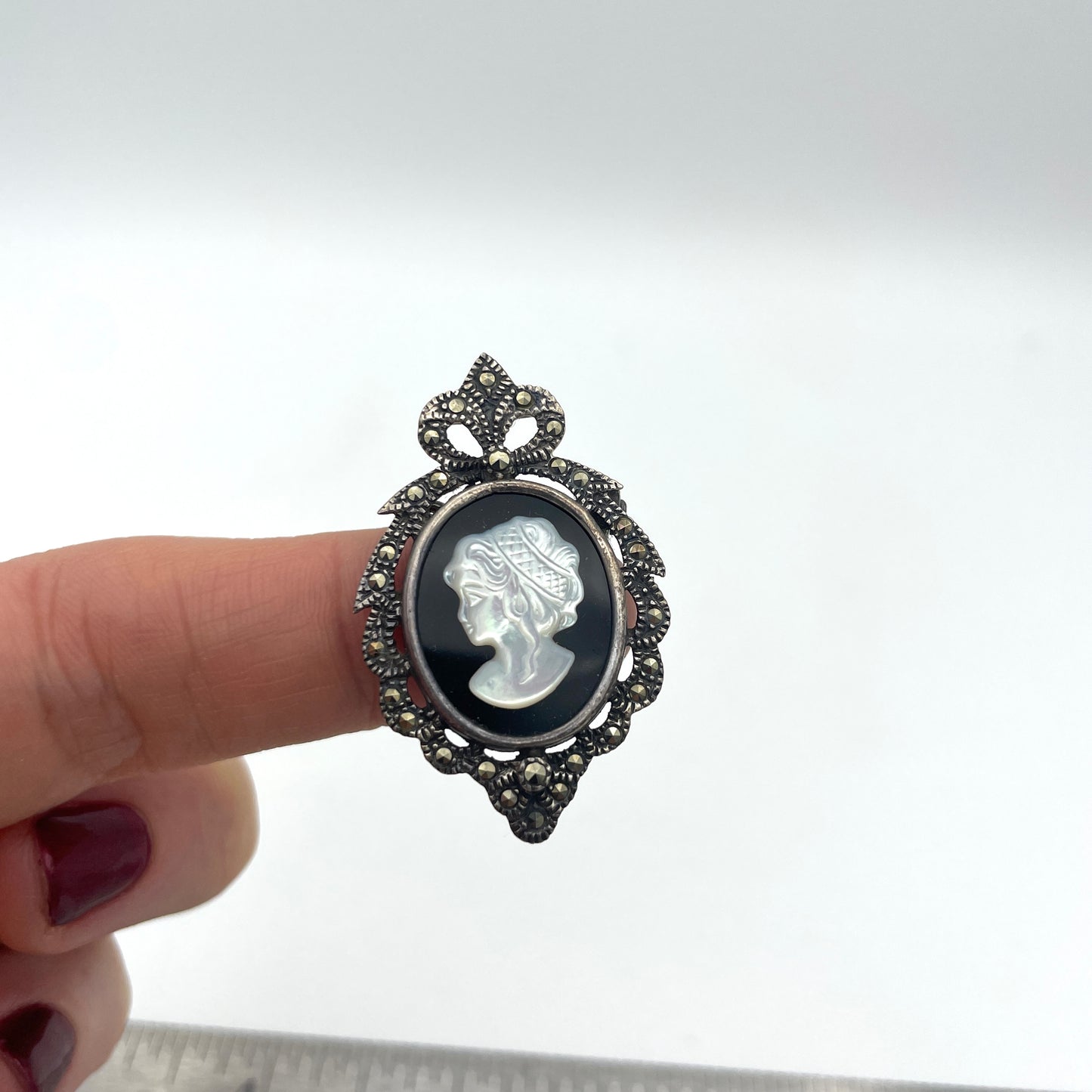 Vintage Sterling Silver Carved Cameo Pendant/Pin