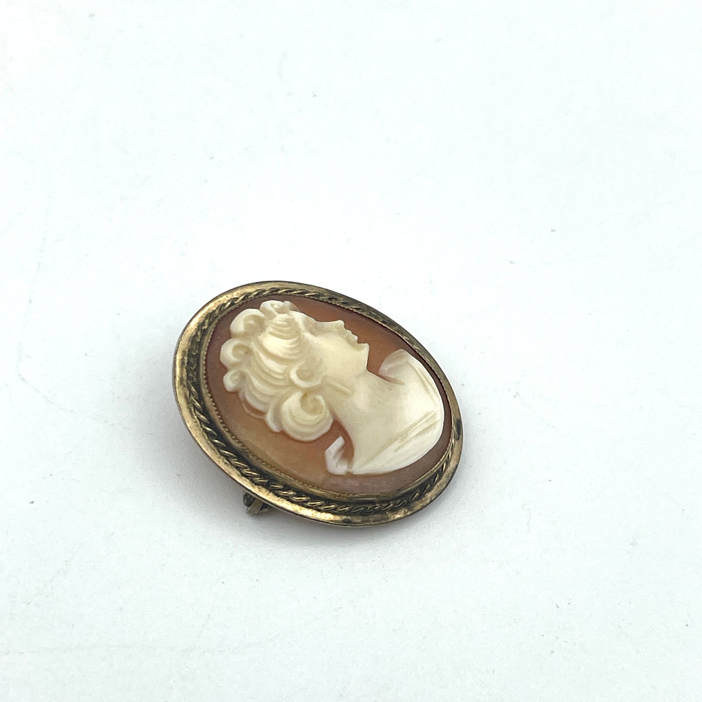 Vintage Gold-Filled Small Carved Cameo Pendant/Pin